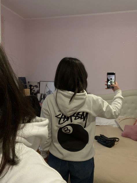 stussy hoodie inspo Basic Stussy Hoodie, Stussy 8 Ball Hoodie, Stussy Fits, Hoodie Stussy, Black Hoodie Outfit, Wishlist Board, Stussy Hoodie, Gift Wishlist, Outfit Hoodie