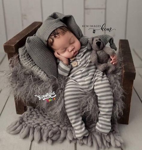 Newborn Black Babies, Baby Boy Newborn Pictures, Boy Photo Shoot, Foto Newborn, Black Baby Boys, Newborn Photography Boy, Baby Photoshoot Boy, Baby Boy Photography, Newborn Baby Photos