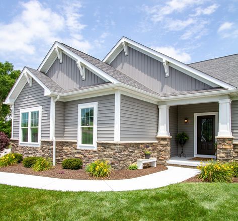 Curb Appeal Ideas | Exterior House Ideas Light Gray Siding Exterior, Light Grey Home Exterior, Light Grey Exterior House, Light Grey House Exterior, Light Grey Exterior House Colors, Light Gray Exterior House Colors, Light Grey House, Grey House Exterior, Grey Home Exterior