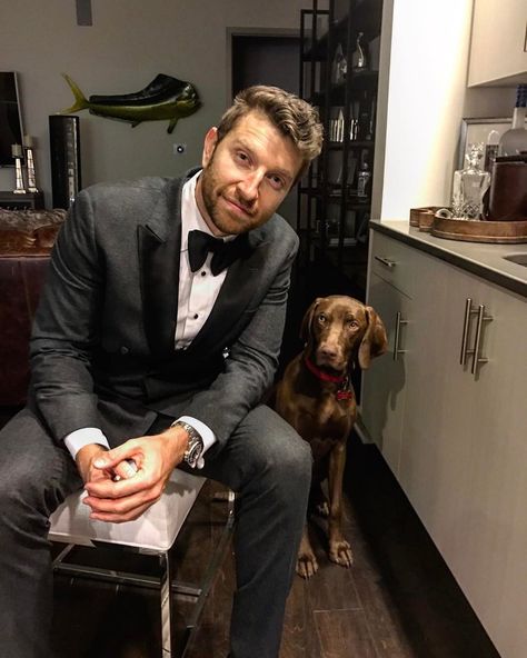 brett-eldredge-5 Brett Eldredge, Cody Johnson, Scotty Mccreery, National Puppy Day, Puppy Day, Country Music Artists, Country Music Stars, Country Men, Country Stars