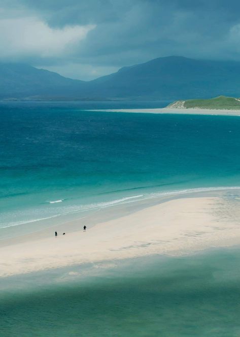 Nature, Camping Scotland, Harris Scotland, Road Trip Places, Isle Of Harris, World Pictures, Gap Year, Beach Hut, Places Of Interest