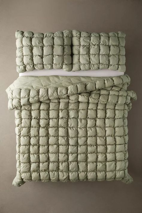 Marshmallow Soft Puff Comforter | Urban Outfitters Marshmallow Puff Comforter, Marshmallow Comforter, Marshmallow Bedding, Puff Comforter, Urban Outfitters Comforter, Twin Bedding Sets, Puff Quilts, Pinterest Contest, Uo Home