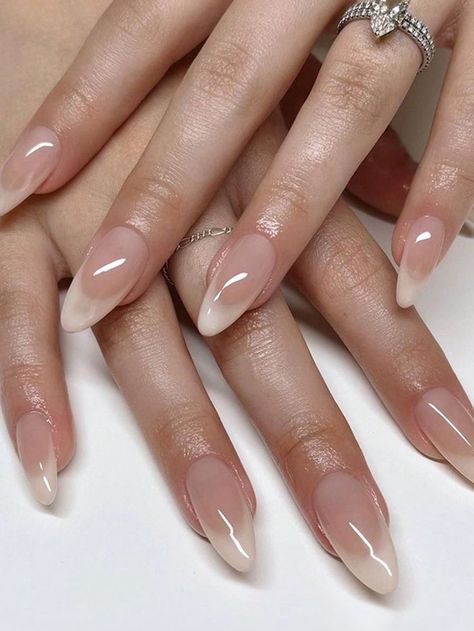 European Nails Trends, Nude Nail Inspiration, Snoopy Autumn, Chrome Nail Colors, Asian Nails, Chrome Nail, Casual Nails, Soft Nails, Manicure Ideas