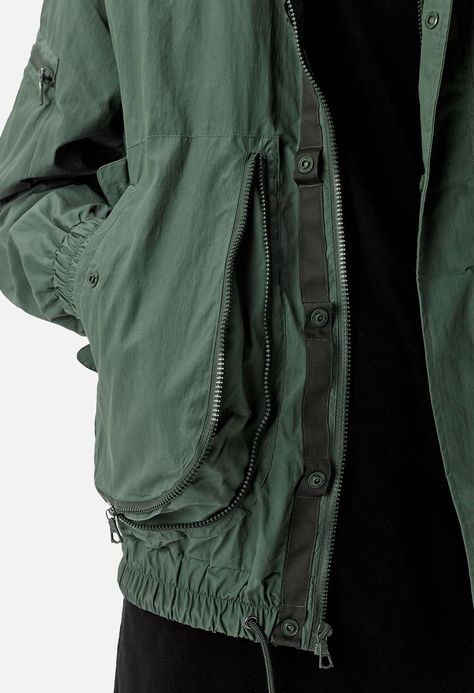 Pola Jaket, Pola Topi, Parachute Jacket, Techwear Fashion, Athleisure Trend, John Elliott, Coat Pocket, Clothing Details, Anorak Jacket