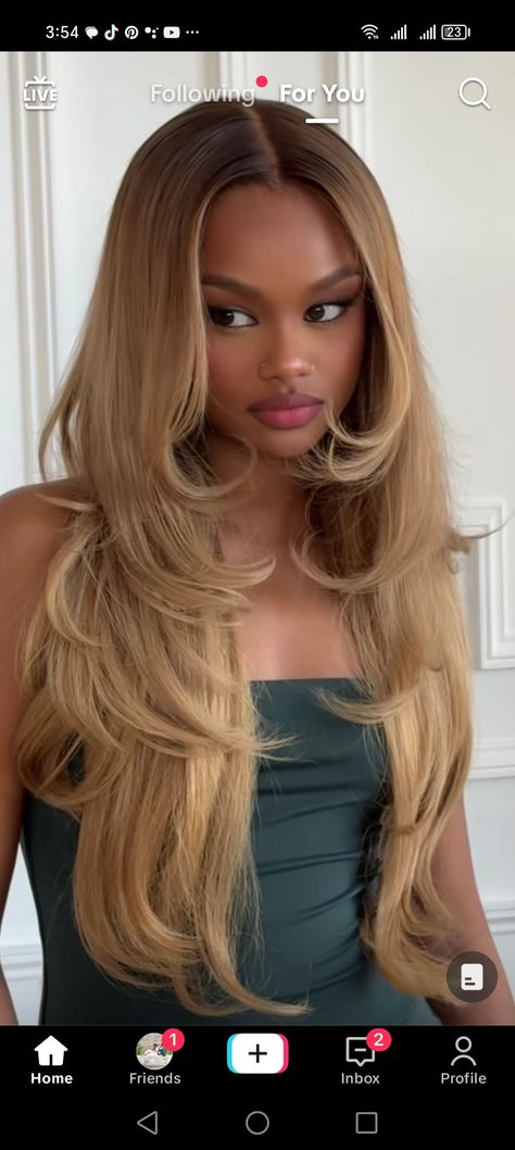 Layers Blonde Layers Black Women, Honey Blonde With Curtain Bangs, Curly Blonde Sew In, Layered Wigs Black Women, Curtain Bangs Long Hair Layers Wig, Middle Bangs With Layers, Wigs For Black Women Layered, Layer Wigs For Black Women, Winter Hair Colors Black Women