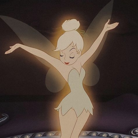 Peter Pan (1953) Tinkerbell 3, Tinkerbell Movies, Peter Pan 1953, Walt Disney Princesses, Tinkerbell And Friends, Disney Queens, Peter Pan And Tinkerbell, Disney Icons, Disney Princess Pictures