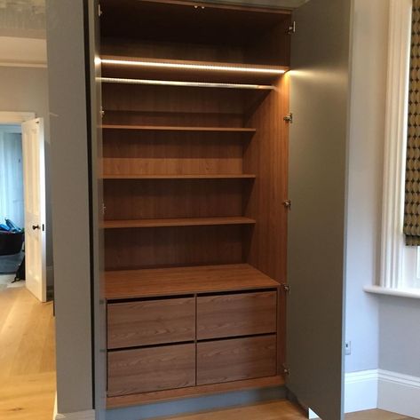 Derek Barrett Design Ltd on Instagram: “2 deep alcove wardrobe fitted in Maidenhead a while back design, made and fitted @derekbarrettdesign #fittedfurniture #cabinetmaker…” Deep Alcove Ideas, Wardrobe Alcove, Alcove Wardrobe, Bespoke Wardrobe, Party Barn, Fitted Wardrobes, Fitted Furniture, Traditional Furniture, Woodworking Videos