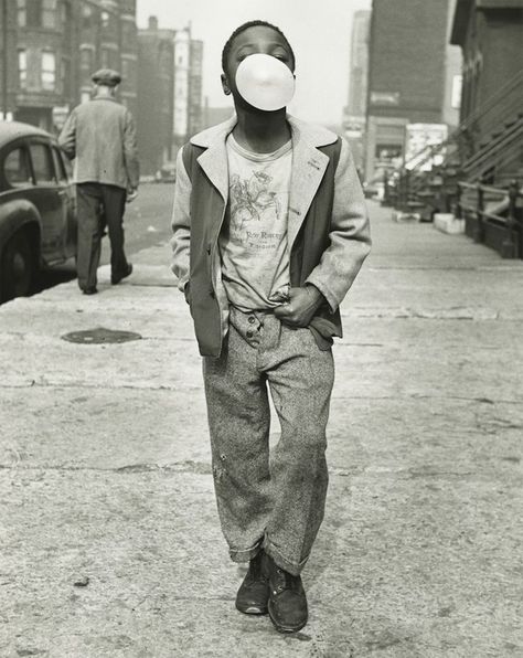 Bubble Gum Blowing, A Raisin In The Sun, Raisin In The Sun, Blowing Bubble Gum, Gordon Parks, Black And White City, Blowing Bubbles, Photography Gallery, Chewing Gum