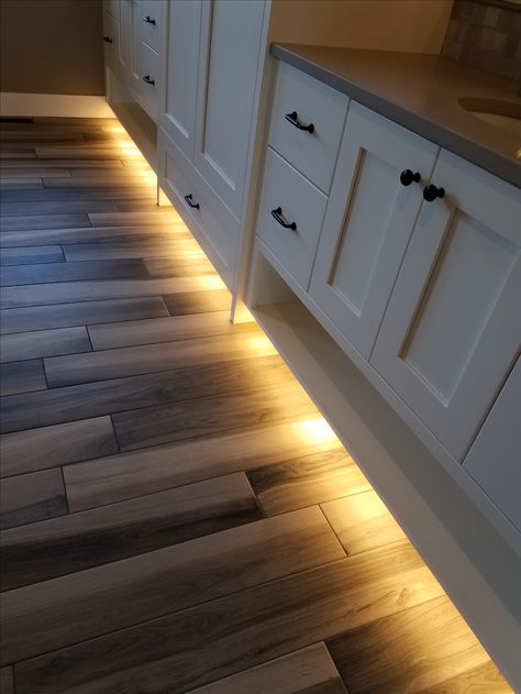 under cabinet lighting Lights Underneath Kitchen Cabinets, Under Cabinet Floor Lighting, Under Cabinet Bathroom Lighting, Kitchen Underlighting, Above Cabinet Lighting, Kitchen Cabinet Lighting, Kitchen Under Cabinet Lighting, Light Kitchen Cabinets, Alexander Home