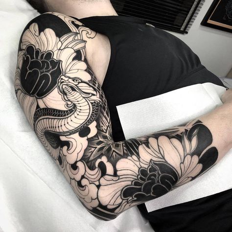 Oriental ornamental tattoo by Melow Perez Traditional Chicano Tattoos, Tato Maori, Mangas Tattoo, Borneo Tattoo, White Tattoos, Yakuza Tattoo, Inspiration Tattoos, Ornamental Tattoo, Irezumi Tattoos