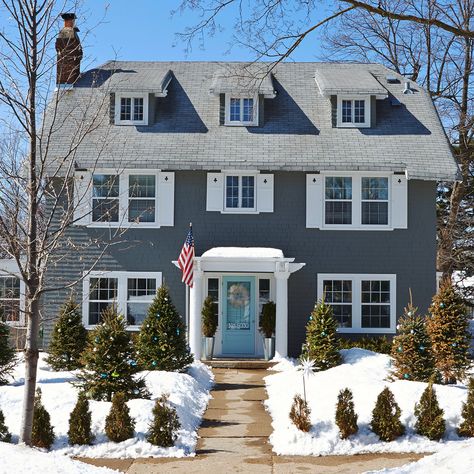 Colonial Home Window Placement Modern Colonial House, Small Colonial, Exterior Entrance, Colonial House Exteriors, Siding Ideas, White Shutters, Brick Siding, Clapboard Siding, Colonial Homes