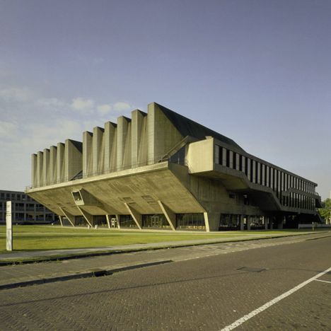 Aula TU Delft, Delft, Netherlands, by Van den Broek en Bakema Cantilever Architecture, Tu Delft, Brutalism Architecture, Brutalist Buildings, Concrete Architecture, Famous Architects, Minecraft Architecture, Brutalist Architecture, Building Art