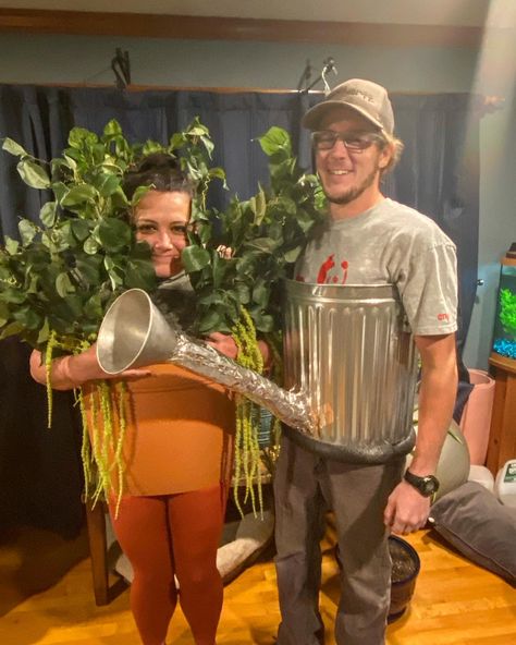 Plant Costume Ideas, Watering Can Costume, Plant Costume Halloween, Plant Lady Costume Women, Gardener Halloween Costume, Crazy Plant Lady Costume, Diy Plant Costume, House Plant Costume, Houseplant Costume