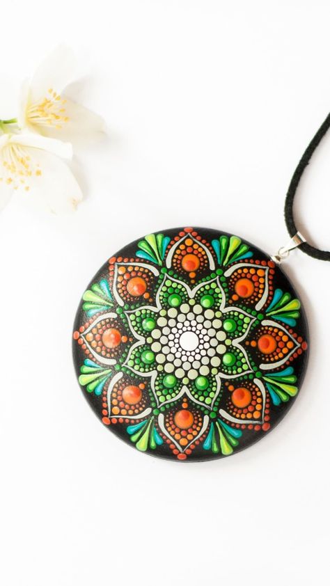 Painted Wood Jewelry, Painted Pendants, Painting Mandala, Mandala Jewelry, Painted Mandala, Dot Mandala, Mandala Dots, Mandala Painting, Wood Jewelry