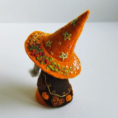 woyWitch8 Wheel Of Year, Flower Stitches, Halloween Felt Crafts, Gnome Pictures, Mushroom Crafts, Felt Crafts Patterns, Witchy Crafts, Felt Halloween, Witch Doll