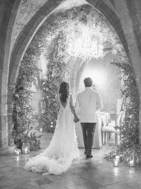 A Classic Ravello Wedding At Villa Cimbrone: Lily & Nico Villa Cimbrone Wedding, Bieber Wedding, Ravello Wedding, Garden Elopement, Villa Cimbrone, Italy Elopement, Ravello Italy, Explore Italy, Wedding Inspired