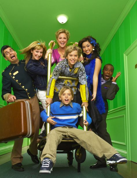 8 Things You Never Knew About "The Suite Life of Zack and Cody" Sweet Life On Deck, The Suite Life On Deck, Suite Life On Deck, Suit Life On Deck, Old Disney Shows, Old Disney Channel, Dylan And Cole, Disney Cast, Disney Channel Shows