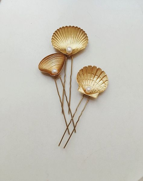 Mermaid Aesthetic, Mermaid Jewelry, Seashell Jewelry, Beach Wedding Decorations, Wedding Hair Pins, Seashell Crafts, Shell Crafts, Ocean Inspiration, The Sand