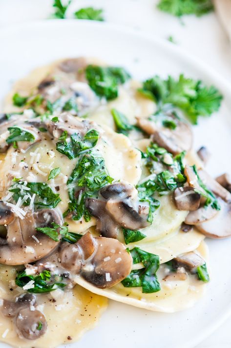 Creamy White Wine Mushroom Spinach Ravioli | aberdeenskitchen.com Spinach And Cheese Ravioli, White Wine Sauce Recipes, Ravioli Sauce, Spinach Ravioli, Mushroom Ravioli, Mushroom Spinach, Ravioli Recipe, White Wine Sauce, Aberdeen