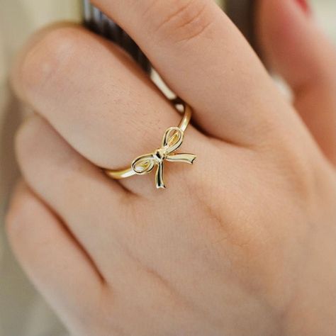 Bow Tie Ring, Tie Ring, Jewelry Necklace Simple, Dainty Style, Ring Everyday, Casual Rings, Earthy Jewelry, Expensive Jewelry Luxury, Mini Bow