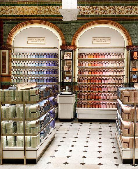 Harrods Chocolate Hall by Smith &+ Village - Grits & Grids Luxury Shop Design Interiors, Harrods Interior, Luxury Retail Display, Department Store Interior Design, Chocolate Display Ideas, Chocolate Shop Display, Luxury Chocolate Shop Interior Design, Perfume Store Design Shops, Chocolate Store Design