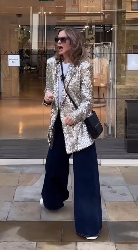 Sparkly Jacket Outfit, Blazer Sequin Outfit, Sparkle Jacket Outfit, Sequin Blazer Outfit Casual, Sequin Bomberjack Outfit, Sparkle Blazer Outfit, Trinny Woodall Style 2023, Sequence Blazer Outfits, Sparkly Blazer Outfit