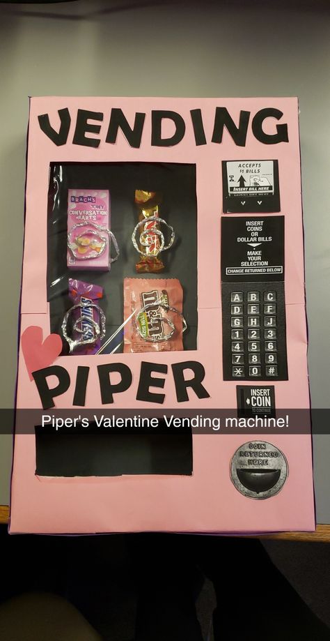 Cardboard Box Vending Machine, Cardboard Vending Machine Diy Easy, Vending Machine Valentines Boxes Diy, Paper Vending Machine, Cute Gifts For Your Boyfriend, Diy Gift Box Template, Diy Valentines Box, Valentine Boxes For School, Plushies Diy