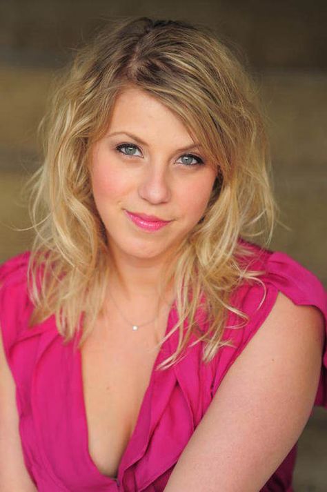 In this article I am going to reveal Jodie Sweetin Measurements and his full-body statistics like his height, weight, chest size, shoe size, dress size, eyes color. You will also know ... Read more The post Jodie Sweetin Body Measurements – Height, Weight, Age appeared first on Celebrity Caster. Stephanie Tanner, Jodie Sweetin, Leslie Jones, Bra Measurements, Kate Mckinnon, Jenna Dewan, Daisy Ridley, Alicia Vikander, Marion Cotillard