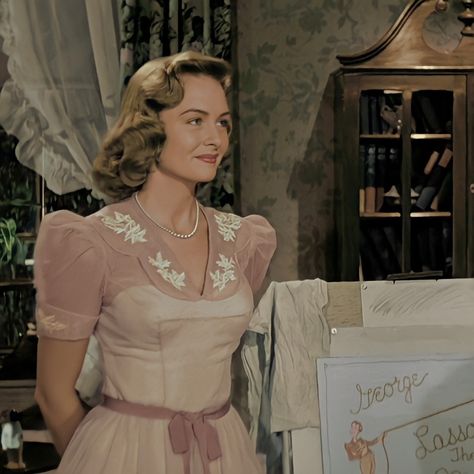 Donna Reed as Mary Hatch Bailey #itsawonderfullife #classicfilm Mary Its A Wonderful Life, The Donna Reed Show, Fluffy Wedding Dress, It’s A Wonderful Life, Mary Dress, Old Hollywood Fashion, Donna Reed, It's A Wonderful Life, Vintage Stars