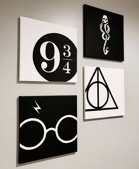 Black And White Harry Potter, Harry Potter Bathroom, Harry Potter Case, Party Decorations Diy, Diy Harry Potter, House Party Decorations, Harry Potter Painting, Harry Potter Nursery, Harry Potter Room Decor