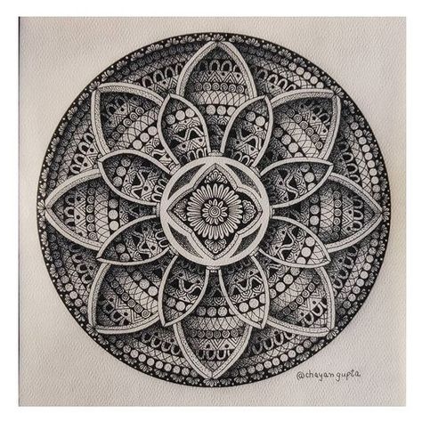 Relaxing Artwork, Mandala Sketch, Mandala Drawings, Wrist Tattoo Ideas, Wrist Tattoo Designs, Tattoos Infinity, Easy Mandala, Tattoos Mandala, Easy Mandala Drawing