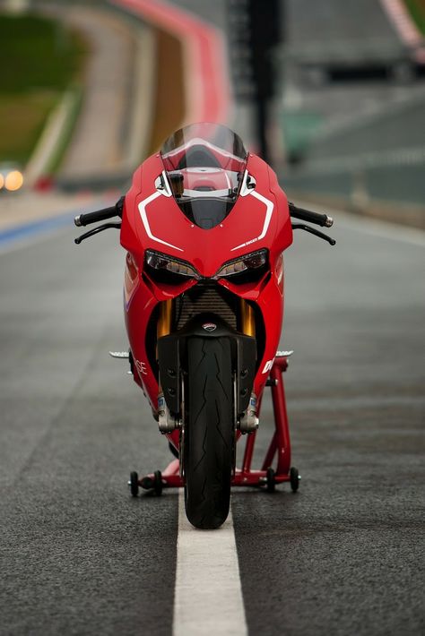 Ducati (SuperSport?) Ducati Motor, Xe Ducati, Ducati 1199 Panigale, Ducati 1199, Custom Sport Bikes, Motorcycle Wallpaper, Italian Motorcycles, Fast Bikes, Ducati Motorcycles