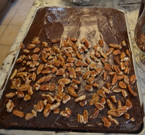 Sheet Cake Using Box Cake, Easy Texas Sheet Cake Recipe, Texas Chocolate Sheet Cake, Chocolate Sheet Cake Recipe, Texas Sheet Cake Cookies, Best Cake Mix, Texas Sheet Cake Recipe, Recipes Using Cake Mix, Betty Crocker Cake