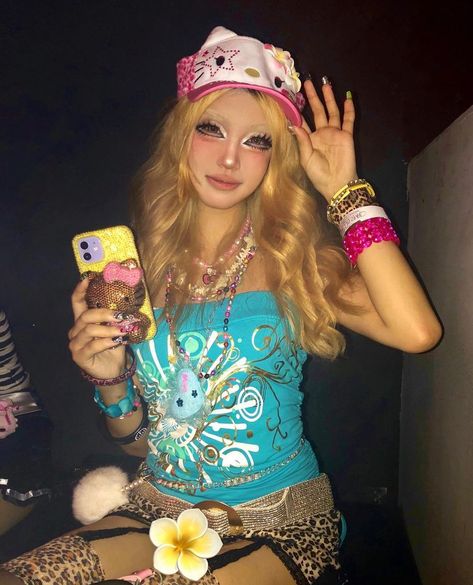 ocaso0.oo on Insta 일본 패션, Gyaru Fashion, Fashion Aesthetics, J Fashion, Really Cute Outfits, Harajuku Fashion, Fashion Aesthetic, 2000s Fashion, Kawaii Fashion