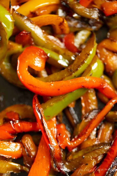 Sauteed Green Peppers, Pepper Recipes Healthy, Sautéed Peppers, Cooking Peppers, Fried Peppers, Sauteed Peppers And Onions, Sauteed Peppers, Sauteed Greens, Grilled Food