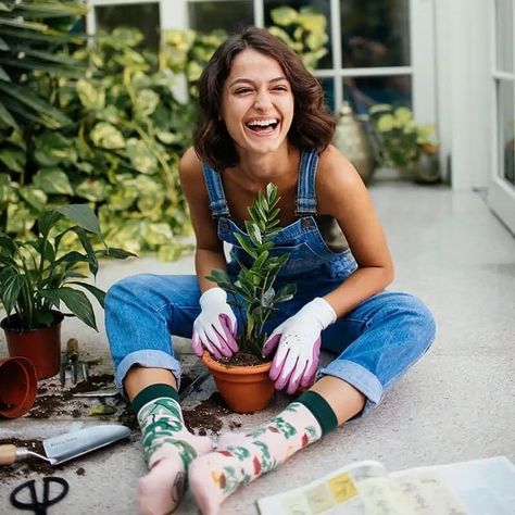 Gardener Photoshoot, Woman Watering Plants, Gardening Photography, Personal Branding Photoshoot, Plant Photography, Gardening Outfit, Garden Girls, Garden Photography, Branding Photoshoot