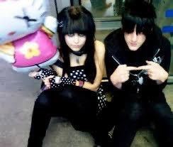 Princesa Emo, Chica Punk, Mode Harajuku, Emo Couples, Grunge Couple, Emo Princess, Emo Love, 2000s Emo, Scene Queens