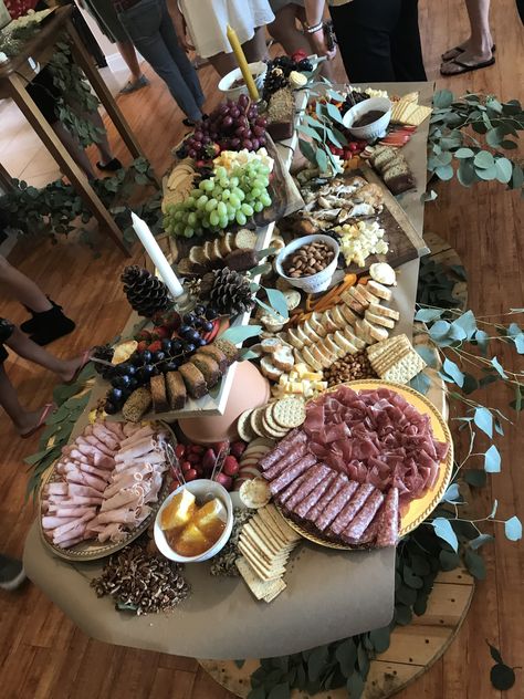 Viking baby shower spread Viking Theme Party Ideas, Fantasy Theme Photoshoot, Nordic Party Theme, Viking Wedding Decor Table, Viking Wedding Food Ideas, Viking Table Decorations Wedding, Viking Themed Wedding Favors, Viking Bday Party, Viking Boho Wedding