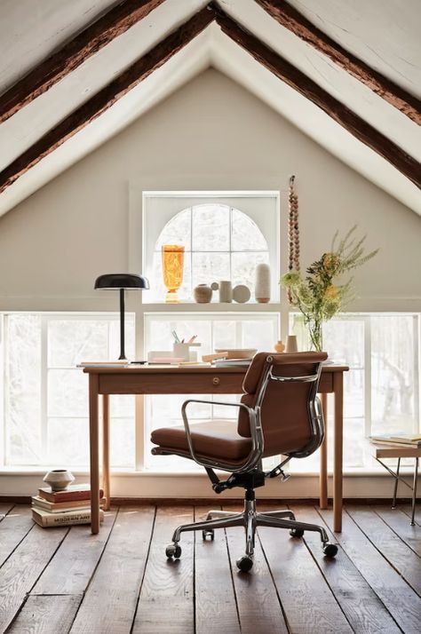 11 Design Studio Supplies That Pros Actually Use | Architectural Digest | Architectural Digest Desks For Small Spaces, Modern Home Office, Ergonomic Office Chair, Home Office Chairs, Herman Miller, Modern Desk, Ergonomic Chair, Hard Floor, Caster