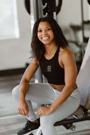 Lifestyle Photography Women, Fitness Branding, Fitness Influencer, Personal Branding Photography, Brand Photography Inspiration, Gym Photos, Business Photoshoot, Branding Photoshoot Inspiration, Personal Branding Photoshoot