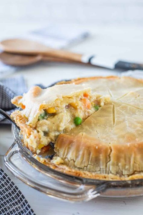 Dairy Free Chicken Pot Pie Dairy Free Chicken Pot Pie, Vegan Chicken Pot Pie, Vegan Pot Pie, Vegan Pot Pies, Chicken Pot Pies, Homemade Chicken Pot Pie, Freezable Meals, Vegan Ideas, Vegan Chicken