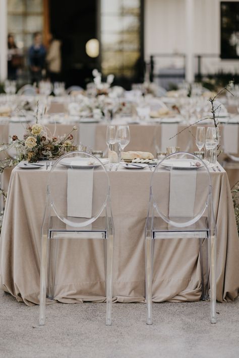 Clear Wedding Chairs | Neutral Wedding Ideas | Park Winters Wedding | Muted Florals | Chic Wedding | Outdoor Wedding Reception | Wedding Trends | 2019 Wedding Trends Clear Chair Wedding Reception, Clear Reception Chairs, Clear Wedding Chairs Reception, Ghost Chair Wedding Reception, Wedding Dinner Chairs, Ghost Chairs Wedding Ceremony, Clear Chairs Wedding, Ghost Chairs Wedding Reception, Ghost Chairs Wedding