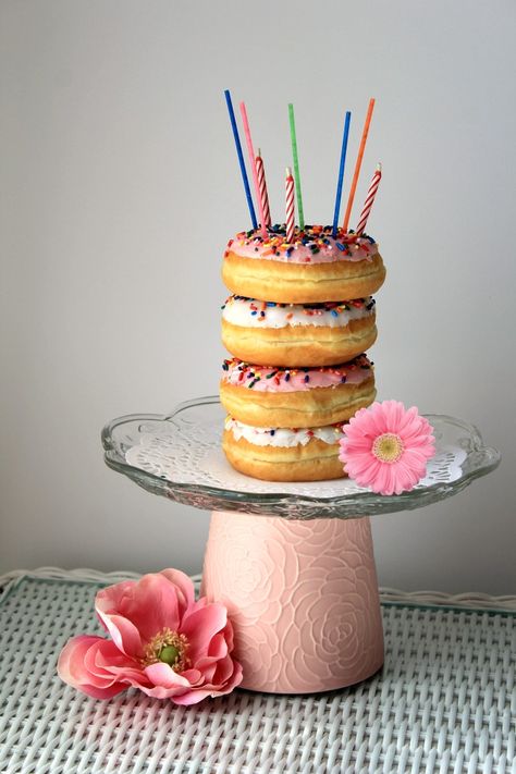 Donut Birthday Cake Diy, Donut Birthday Ideas, Small Donut Cake, Diy Donut Cake, Donut Birthday Party Cake, Dount Cake, Donut Cake Tower, Donut Cake Birthday, Birthday Donut Cake