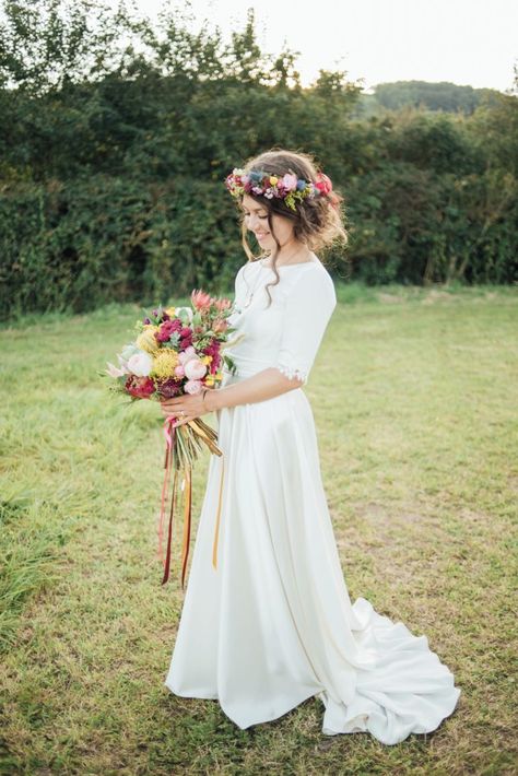 Wedding Bride Flower Crown, Wedding Hairstyle Flower Crown, Bride Hairstyles Flowers, Wedding Flower Crown Hairstyles, Wedding Hairstyles Flower Crown, Wedding Dress With Flower Crown, Wedding Hair With Flower Crown, Wedding Flower Crown Hair, Small Flower Crown