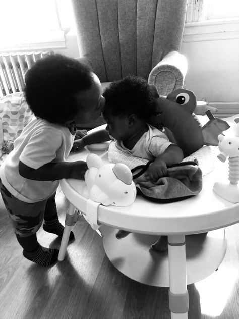 Brother And Sister Photo Ideas Black, Black Siblings Aesthetic, Black Brothers, Christian Couples, Black Sisters, Sister Photos, Black And White Love, Holding Baby, Brother Sister