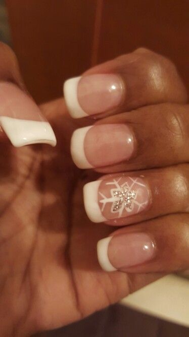 Snowflake Nails Poly Gel Christmas Nails, January Nail Inspo Short, Overlay Christmas Nails, Snowflake French Tips, French Snowflake Nails, White Nails With Snowflakes, Snowflake Pedicure, Skiing Nails, Snowflake French Tip Nails