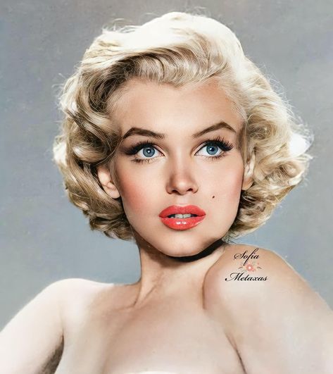 Marilyn Monroe Hair, Marilyn Monroe Drawing, Marilyn Monroe Tattoo, Marilyn Monroe Artwork, Marilyn Monroe Portrait, Headpiece Diy, Work Makeup, Marilyn Monroe Art, Studio Photography Poses