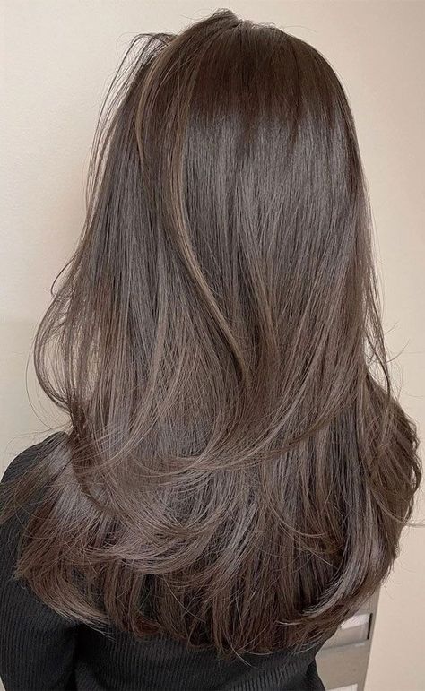 New Hair Color Trends, Haircut Selfie, Photo Hijab, Brown Hair Looks, Brown Hair Inspo, Cute Hairstyle, Hairstyles For Layered Hair, Hijab Girl, Haircuts For Medium Hair