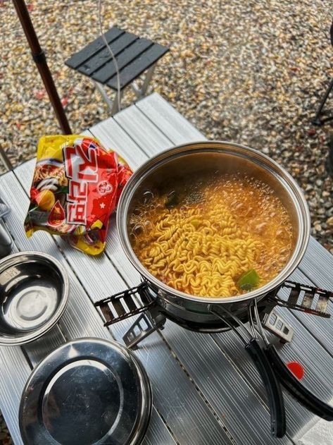 Top 15 Easy Camping Meals for the Family: Quick, Delicious Recipes for Outdoor Adventures Food For Camping Aesthetic, Camping Meals Aesthetic, Camping Aesthetic Food, Korean Camping Aesthetic, Korean Camping Food, Korean Cooking Aesthetic, Campsite Aesthetic, Korean Camping, Simple Camping Meals