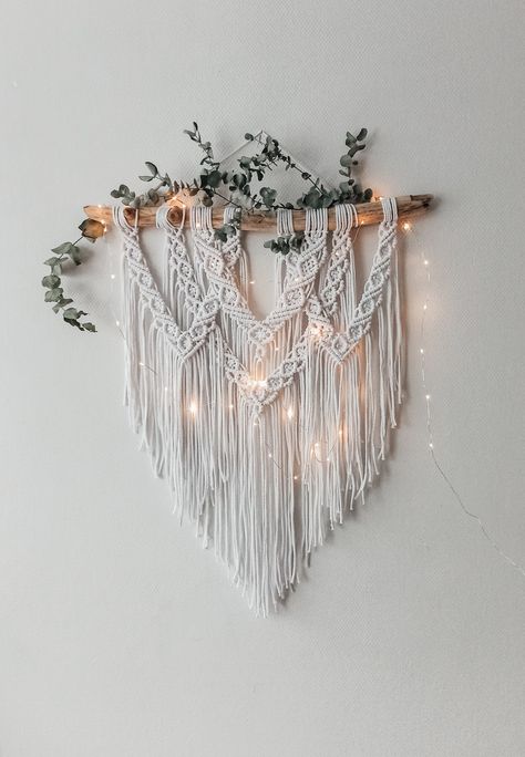 3d Macrame, Macrame Wall Hanging Ideas, Scandi Interior, Wall Art Macrame, Macrame Beads, Modern Macrame Wall Hanging, Macrame Wall Hanging Tutorial, Macrame Wall Hanger, Boho Macrame Wall Hanging